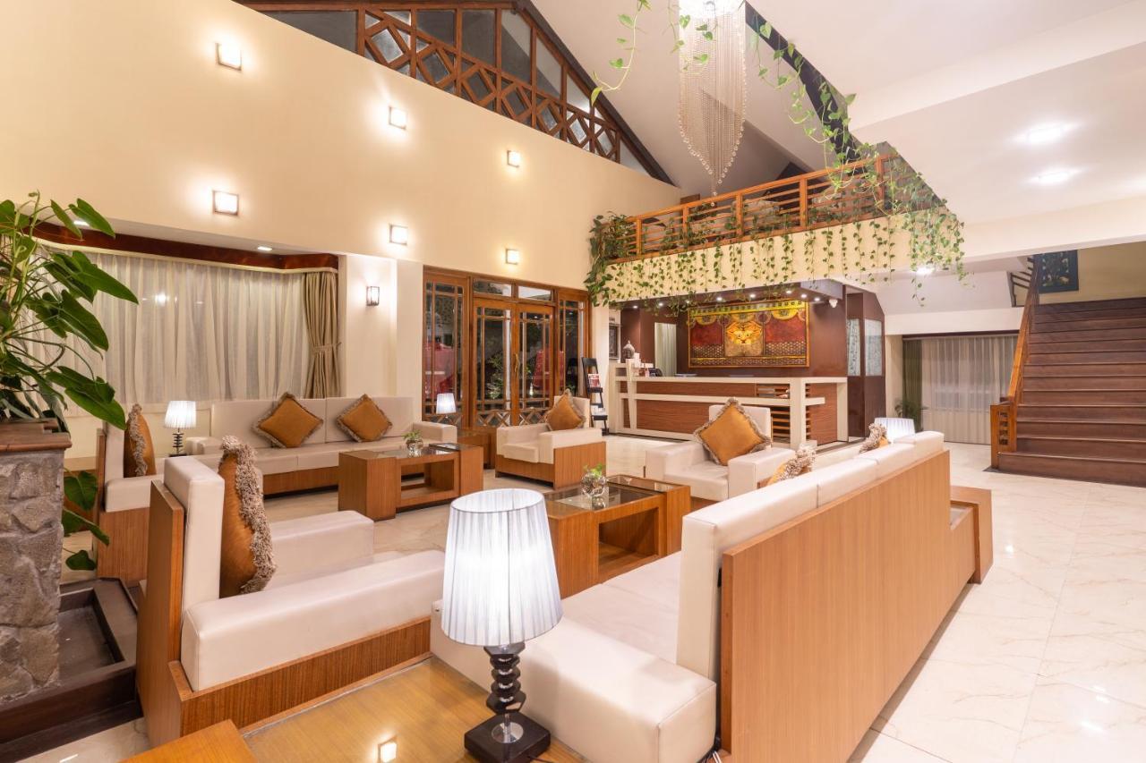 Summit Lillium Hotel & Spa カリンポン エクステリア 写真