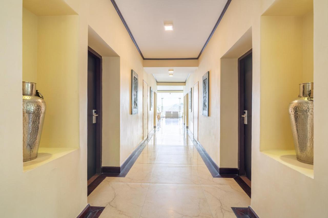 Summit Lillium Hotel & Spa カリンポン エクステリア 写真