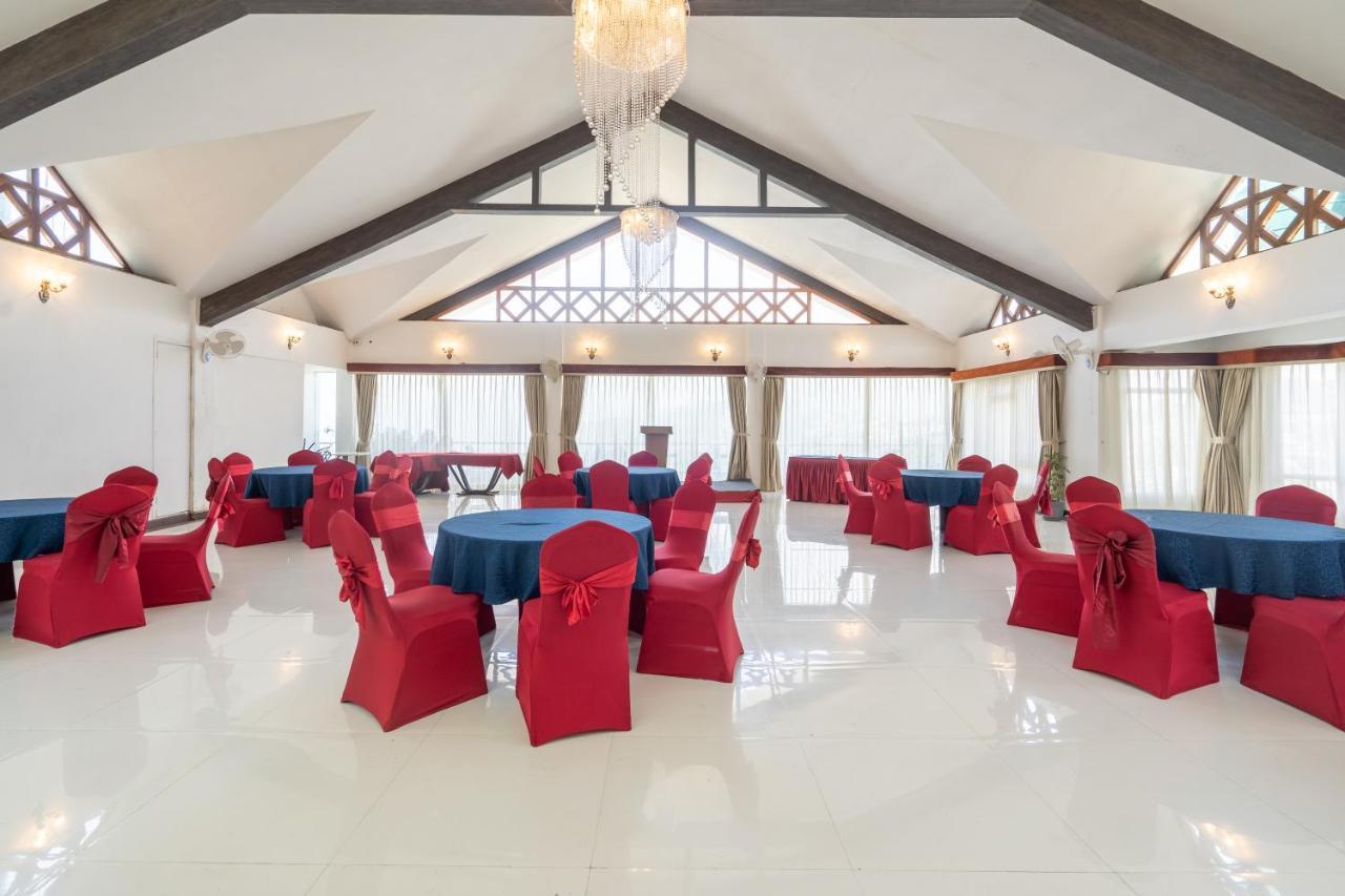 Summit Lillium Hotel & Spa カリンポン エクステリア 写真