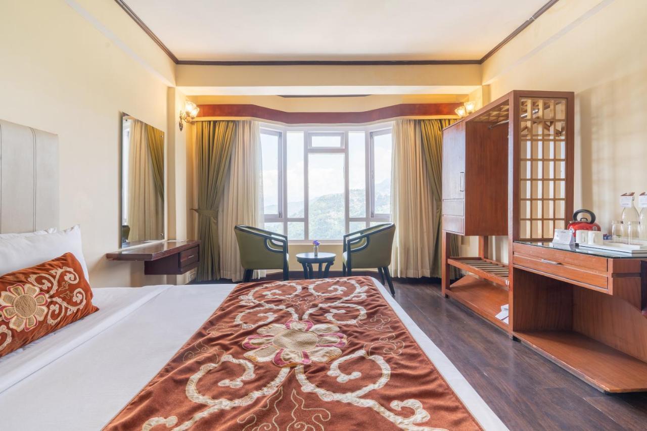 Summit Lillium Hotel & Spa カリンポン エクステリア 写真