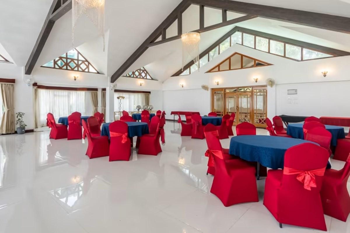 Summit Lillium Hotel & Spa カリンポン エクステリア 写真